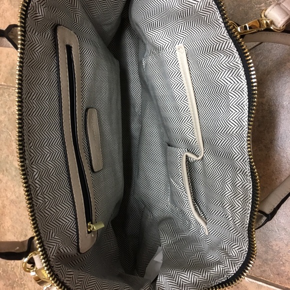 Steve Madden ivory purse - Picture 2 of 4